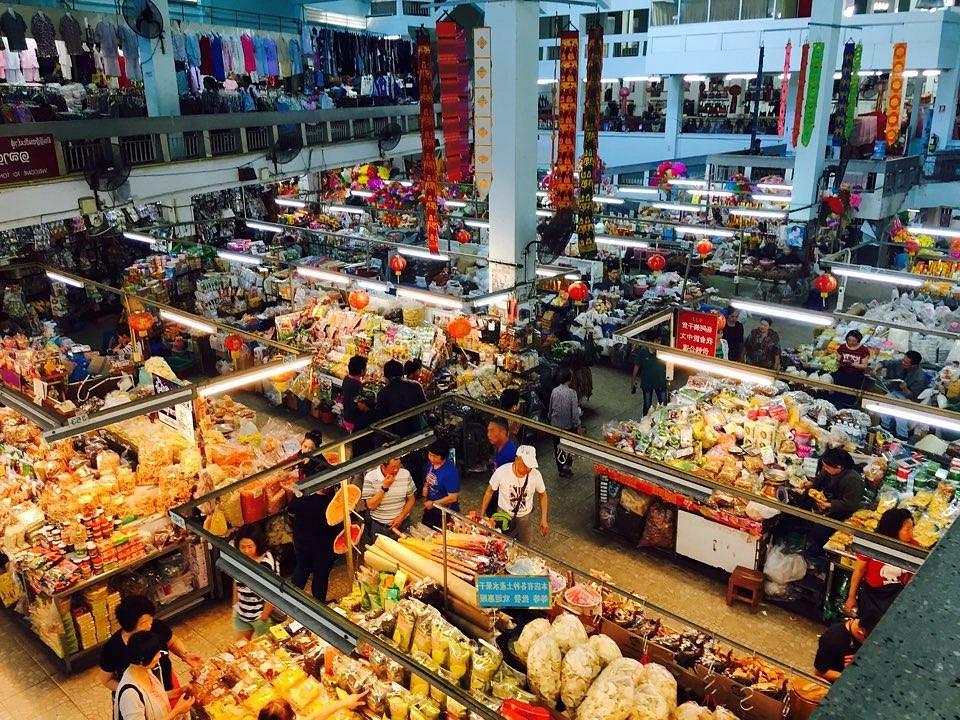 Warorot Market in Kad Luang